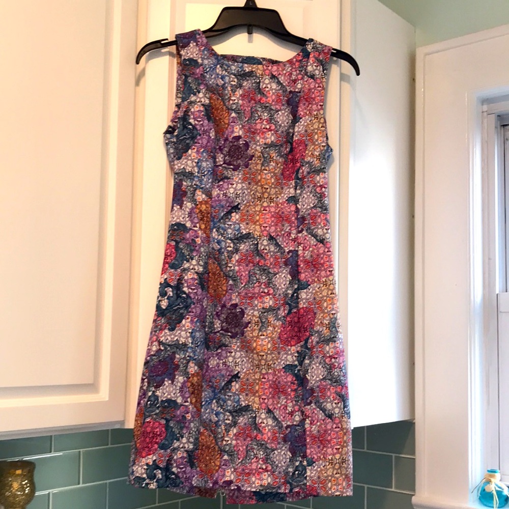 H & M Floral Cut Out Back Sheath Dress 👗